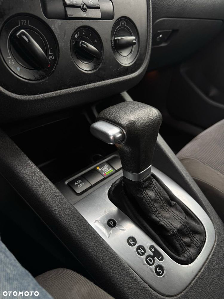 Volkswagen Jetta - 6
