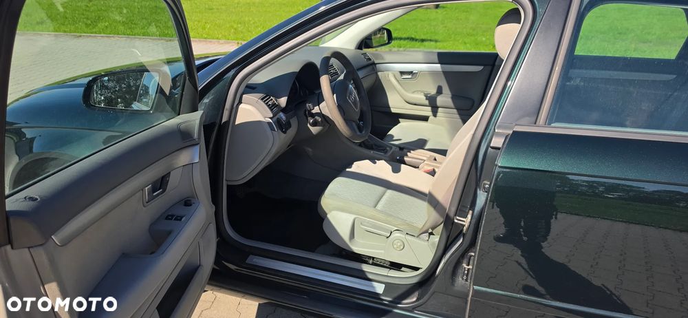 Audi A4 Limousine - 5