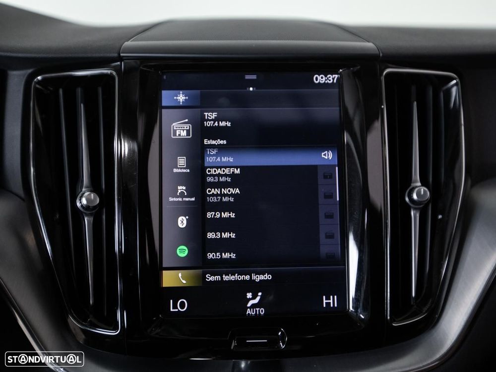 Volvo XC 60 2.0 T8 PHEV Momentum Plus AWD - 26