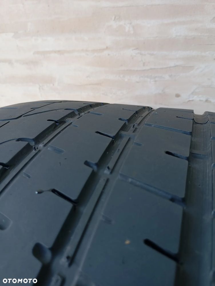 Opona  Pirelli P Zero 285 / 35 / 20 2020r - 3