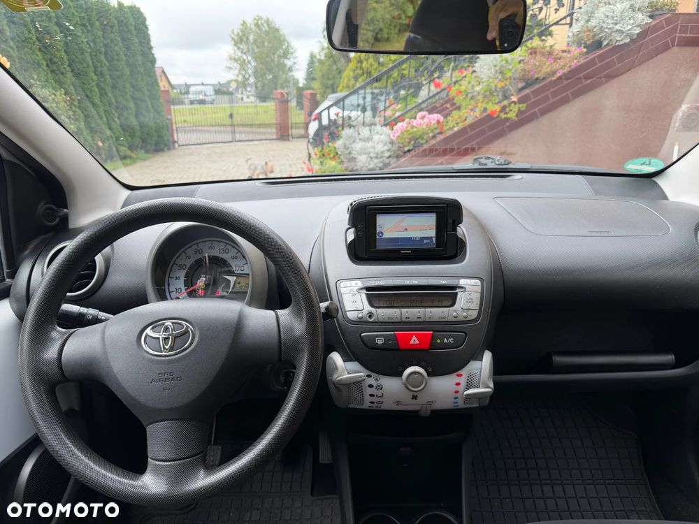Toyota Aygo - 10