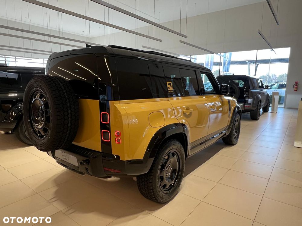 Land Rover Defender - 21