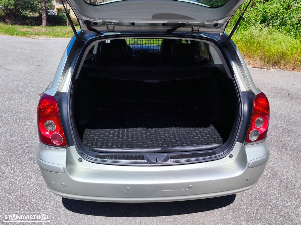 Toyota Avensis SW 2.2 D-CAT Sol+GPS - 5