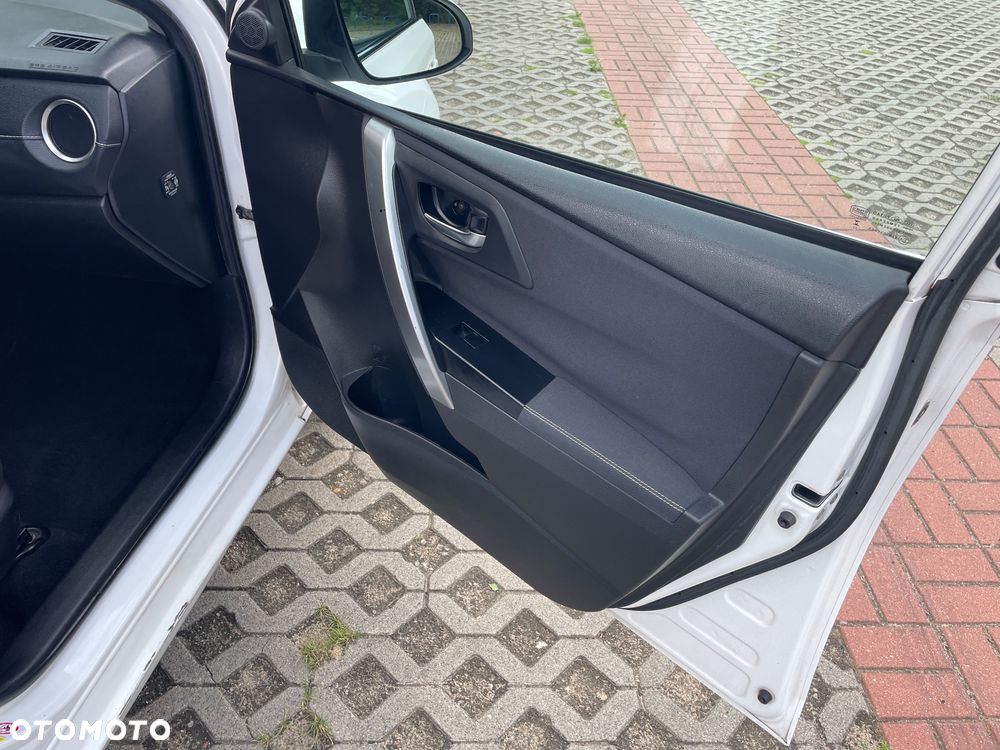 Toyota Auris 1.8 HSD Luna - 15