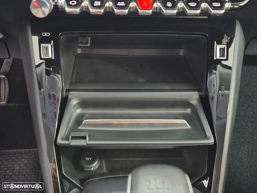 Peugeot 2008 1.2 PureTech Allure - 11