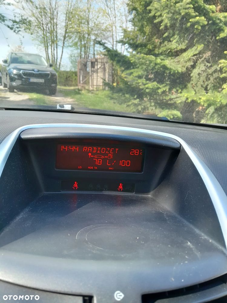 Peugeot 207 1.4 16V Trendy - 6