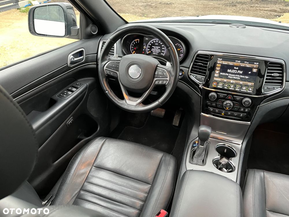 Jeep Grand Cherokee - 15