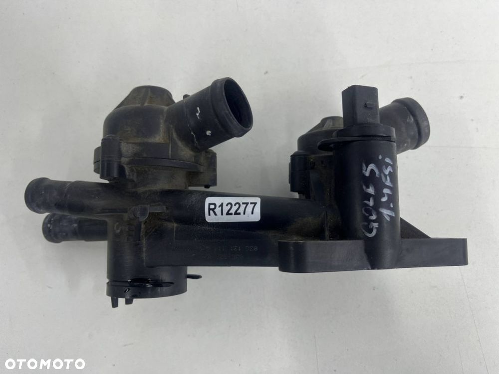 Obudowa termostatu VW Golf V 5 Polo 9n TERMOSTAT 1.4 fsi benzyna 03c121111c - 1