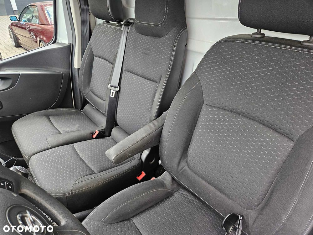 Opel Vivaro - 8
