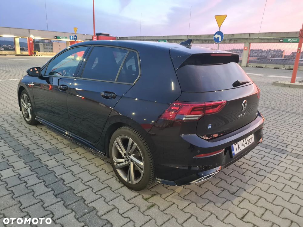 Volkswagen Golf - 6