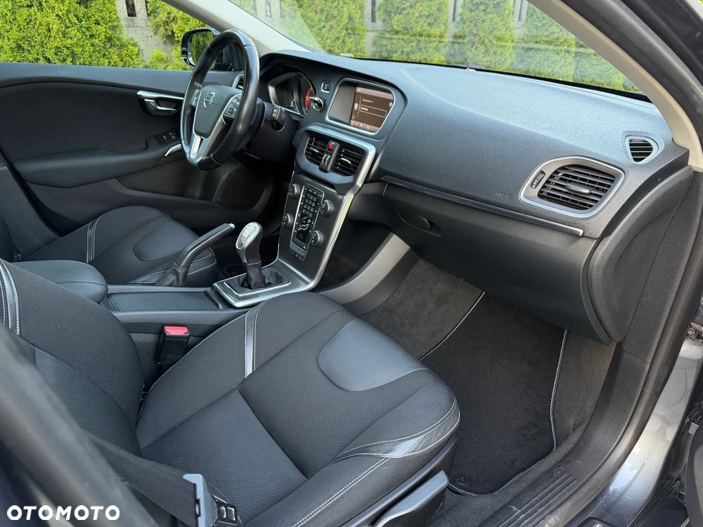 Volvo V40 D2 Momentum - 20