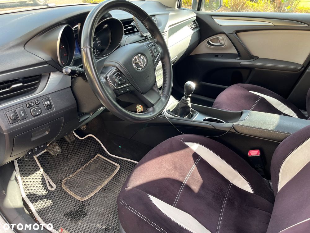 Toyota Avensis 2.0 D-4D Premium - 7