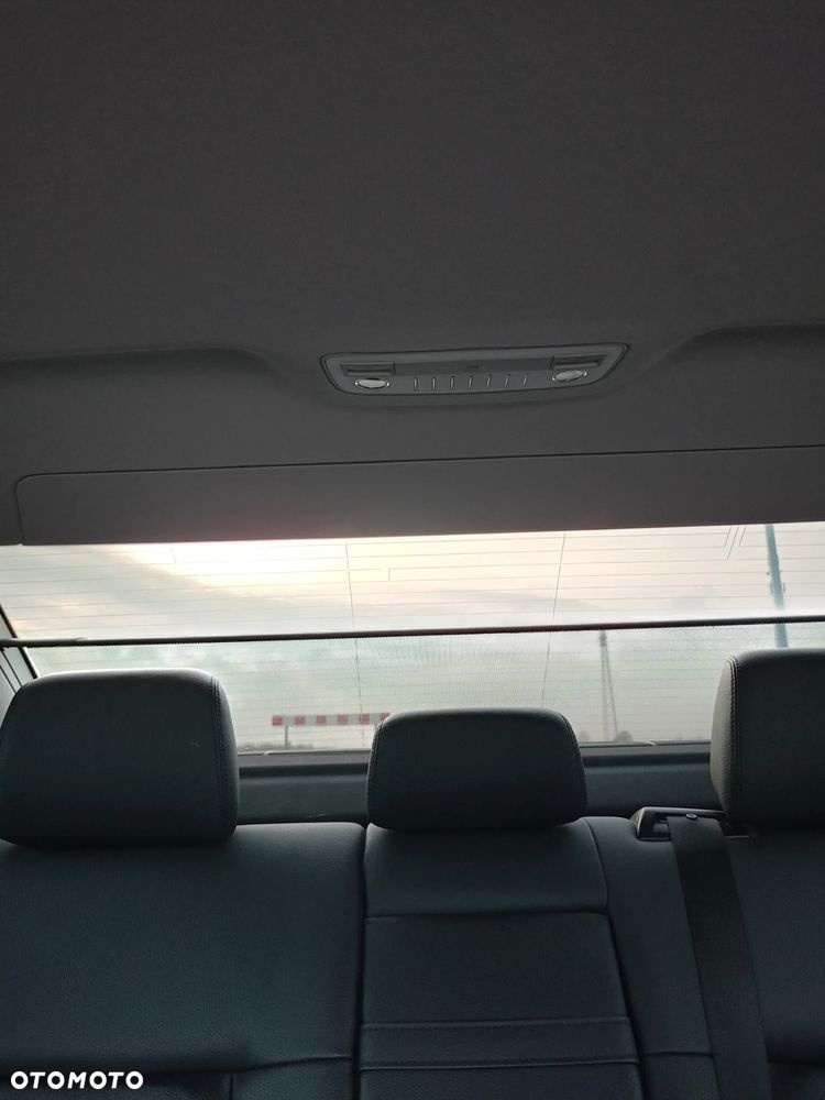 Mercedes-Benz Klasa E 350 4Matic 7G-TRONIC - 12