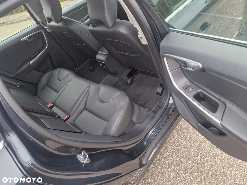 Volvo XC 60 D4 Geartronic Summum - 20