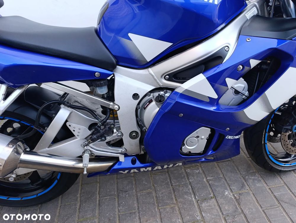 Yamaha R6 - 21
