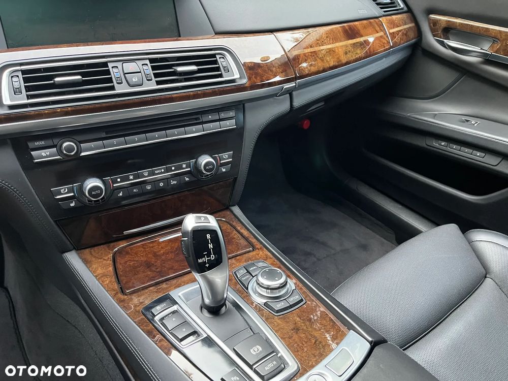 BMW Seria 7 760Li - 13