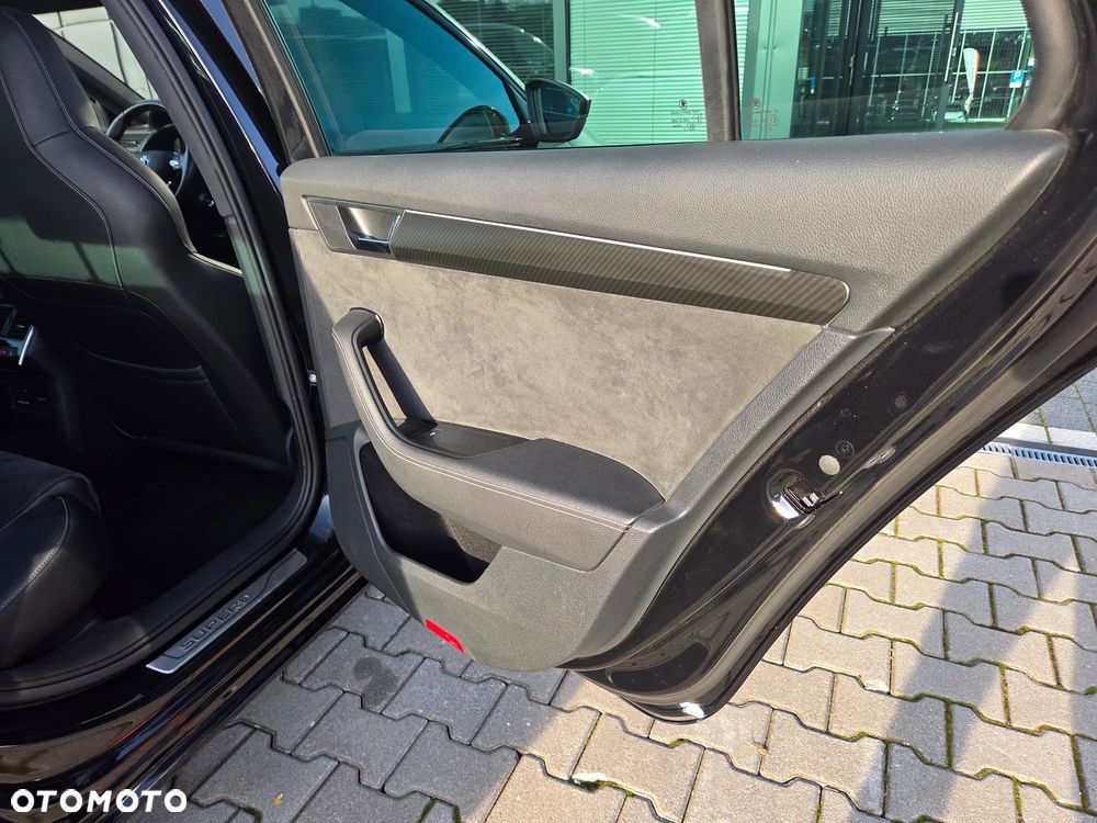 Skoda Superb 2.0 TDI SCR 4x4 Sportline DSG - 37
