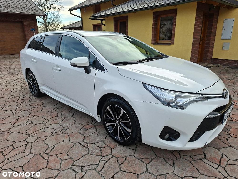 Toyota Avensis 2.0 D-4D Selection - 6