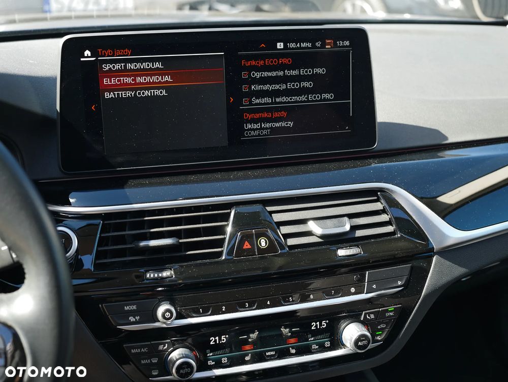 BMW Seria 5 530e sport - 28