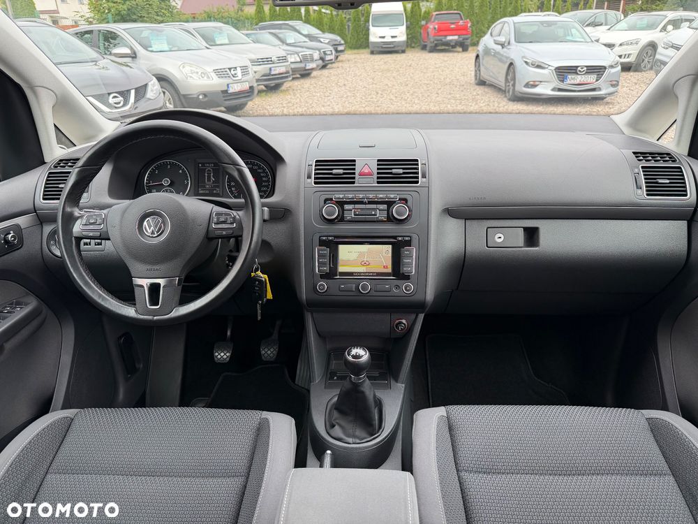 Volkswagen Touran - 8