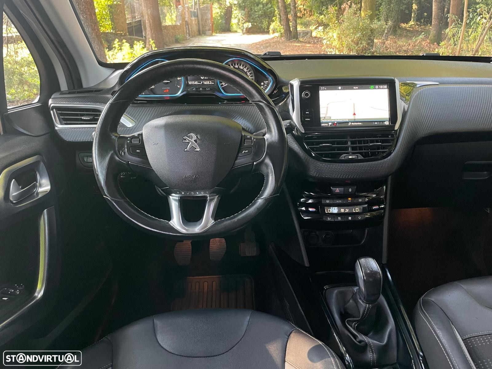 Peugeot 2008 1.2 PureTech Allure - 11
