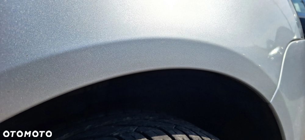 Volkswagen Polo 9N 05- Błotnik Przód Przedni Prawy Kod Lakieru LA7W - 18