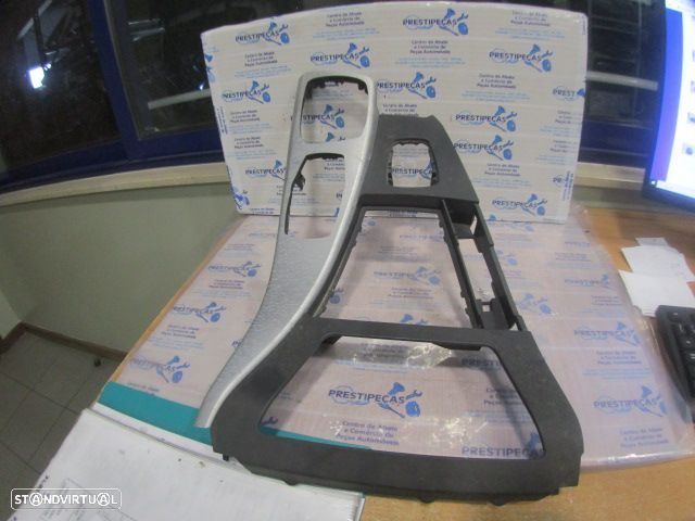 Grelha Friso 920636710 9206840 BMW F11 FASE 1 520D 2011 2.0D 184CV 5P PRETO MEIO GRE CONSOLA CENTRAL - 1