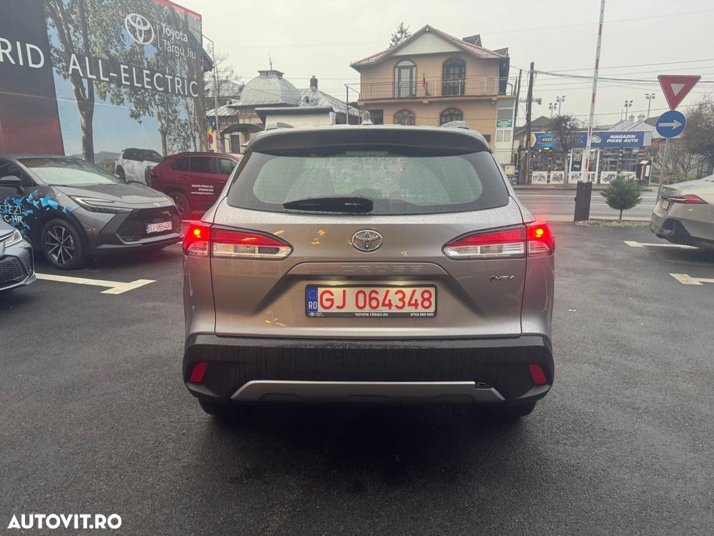 Toyota Corolla Cross - 5