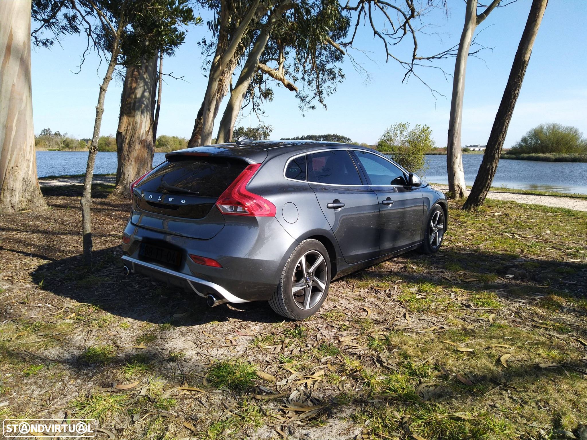 Volvo V40 D2 R Design - 5