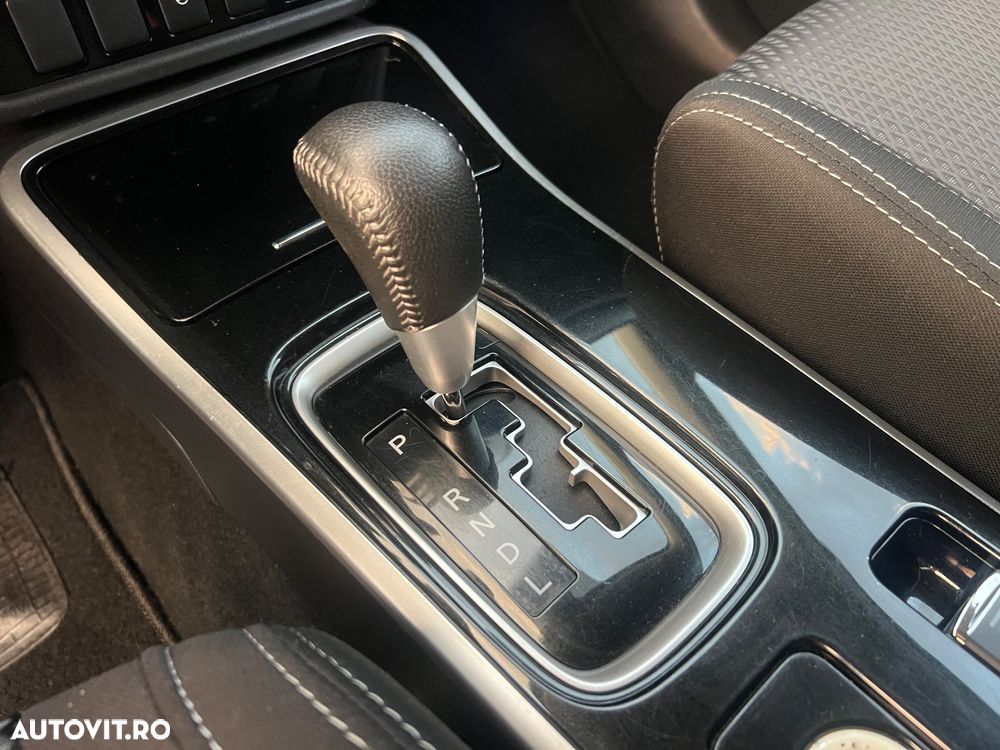 Mitsubishi Outlander 2.2 DI-D 4WD Automatik Plus - 10