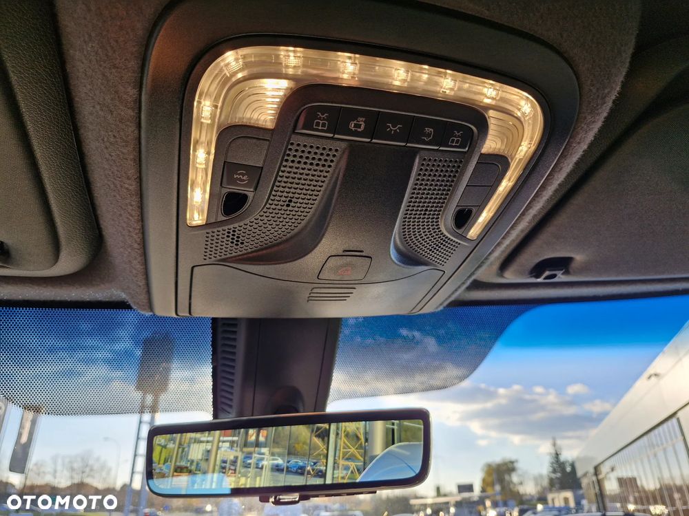 Mercedes-Benz Sprinter - 21