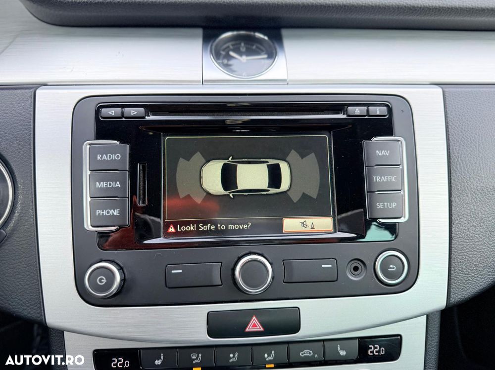 Volkswagen Passat 2.0 TDI DSG BlueMotion Technology R-Line - 25