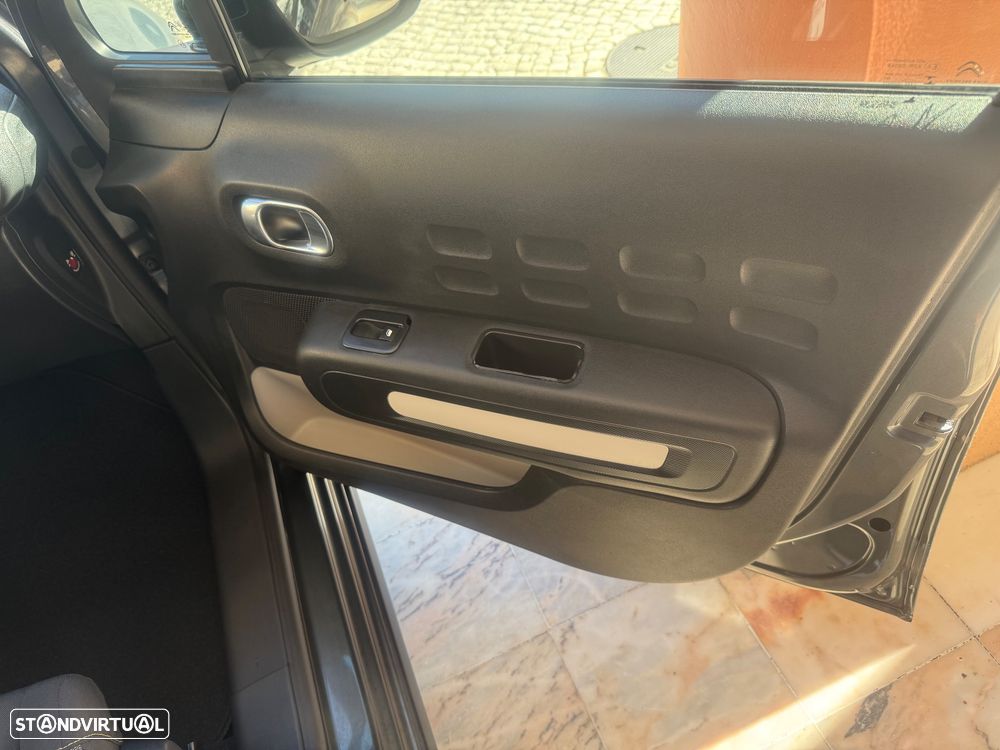 Citroën C3 1.6 BlueHDi Exclusive - 32