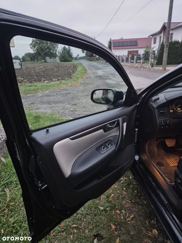 Volvo S60 2.4D5 Rubin - 16