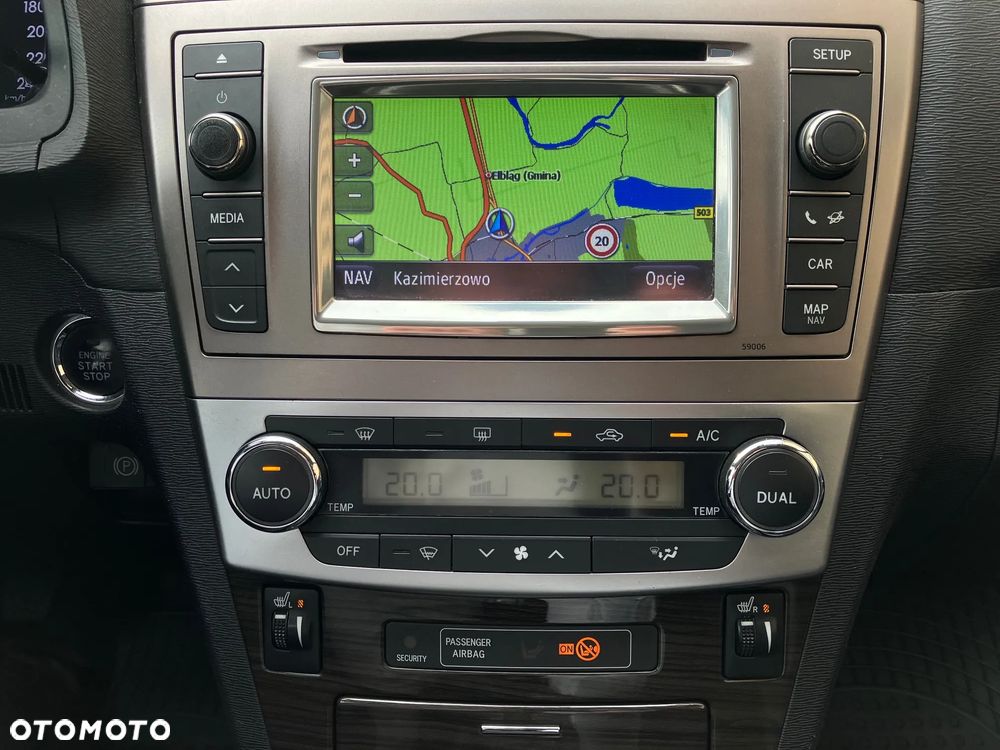 Toyota Avensis 1.8 Premium - 26