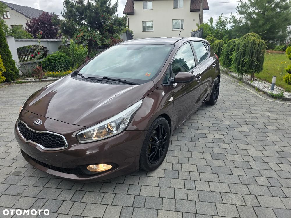 Kia Ceed 1.6 GDI Dream-Team Edition - 20