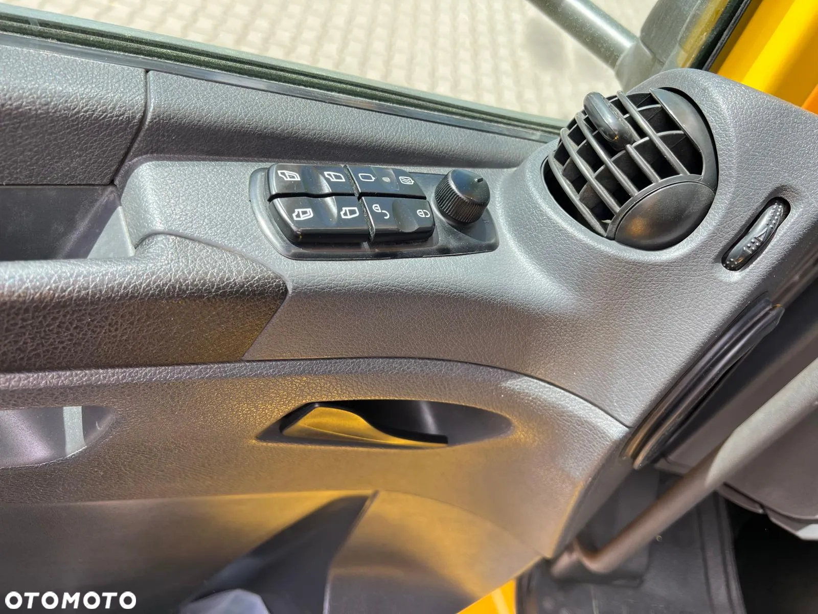 Mercedes-Benz ATEGO - 10