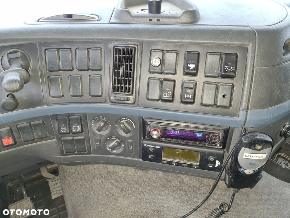 Volvo FM 410 KONTENER IZOTERMICZNY OTWIERANY BOK 18 PALET KABINA SYPIALNA - 21