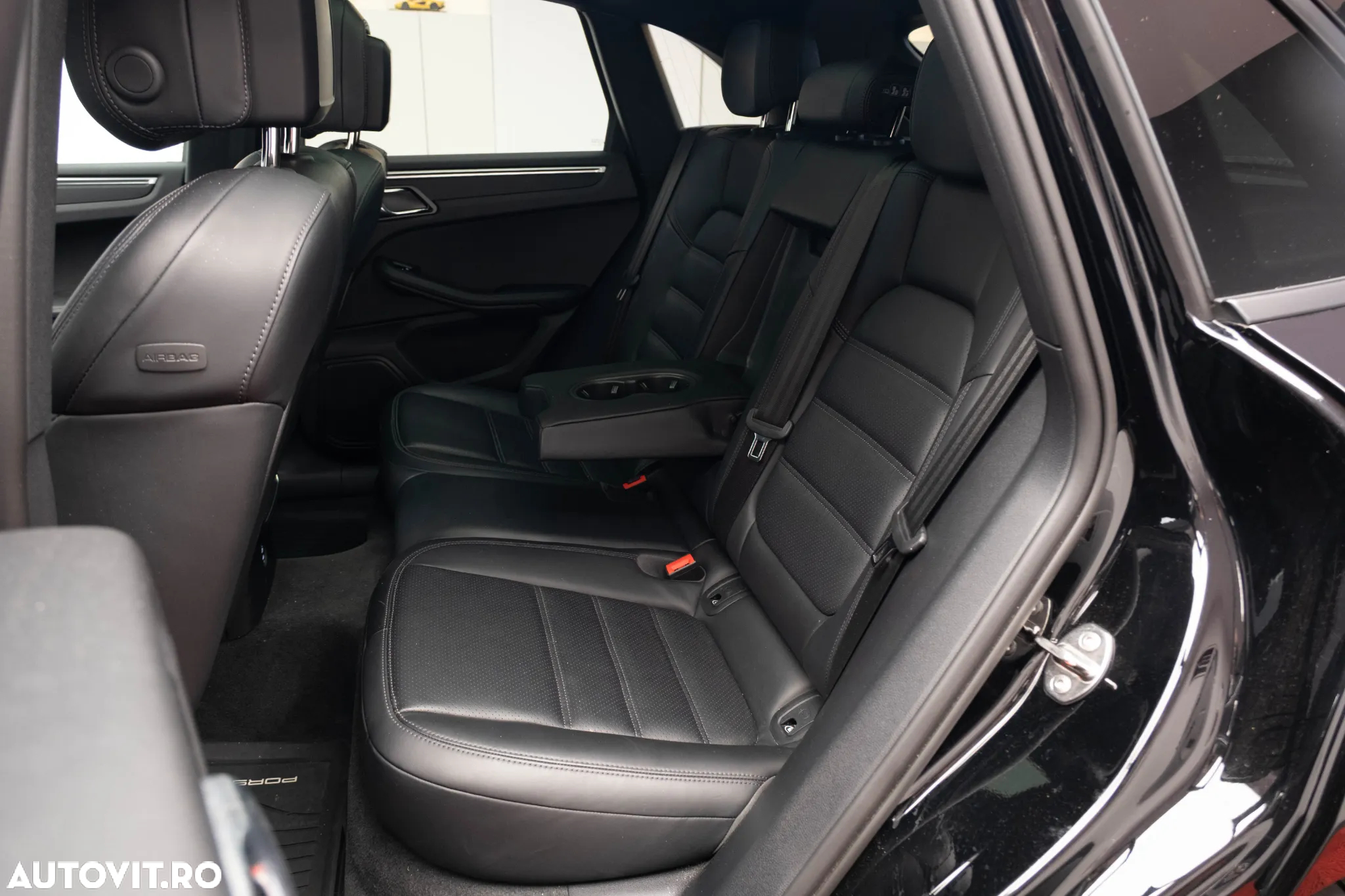 Porsche Macan T - 24