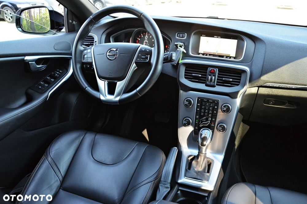 Volvo V40 Cross Country T3 Drive-E Summum - 5