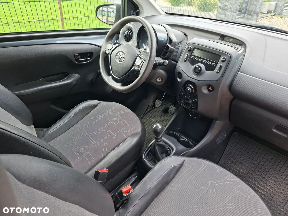 Toyota Aygo x - 9