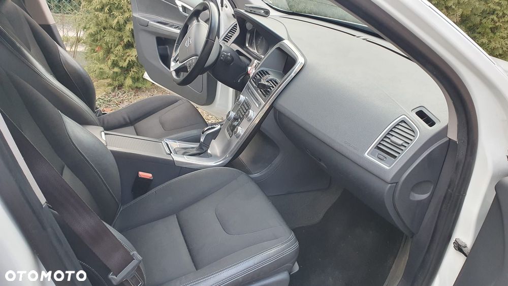 Volvo XC 60 D3 Geartronic Momentum - 12