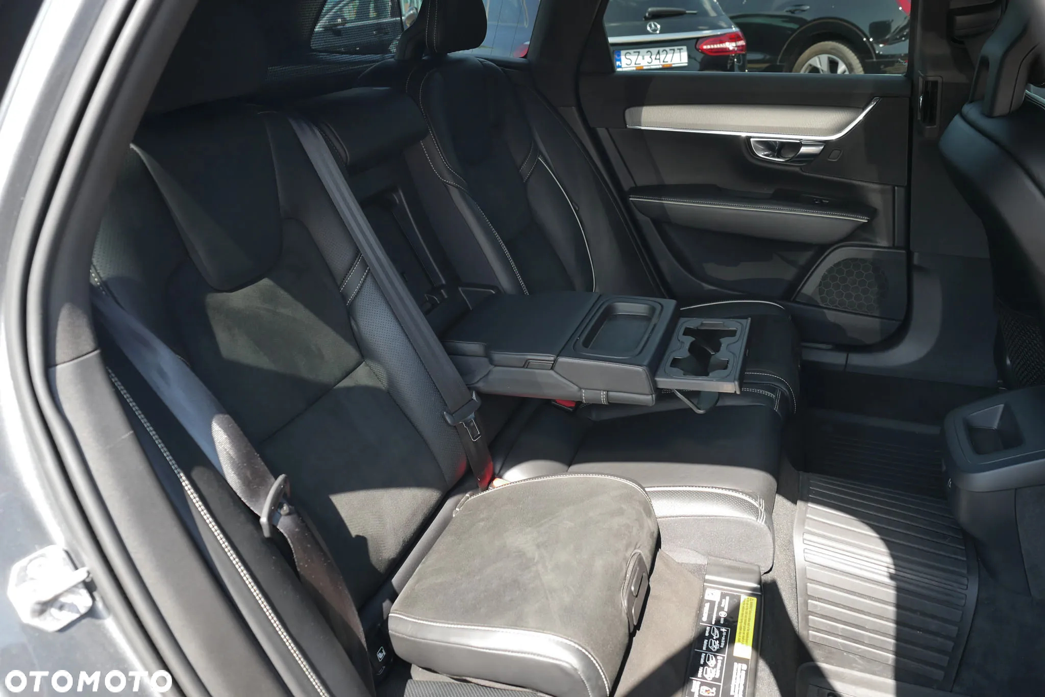 Volvo V90 D5 AWD R-Design - 17