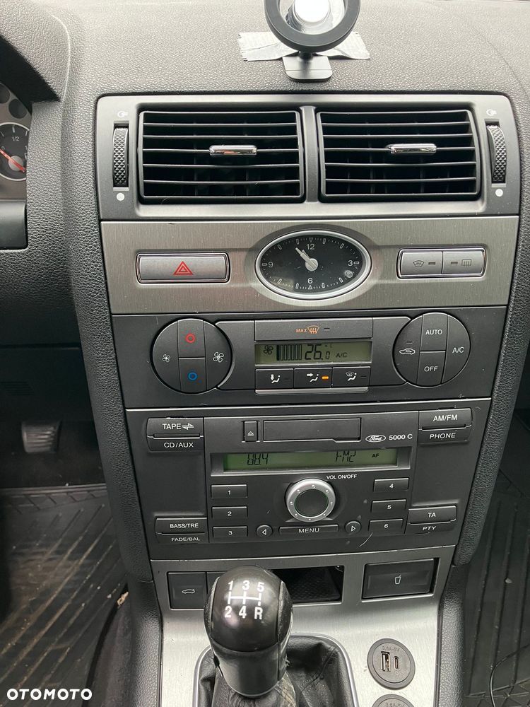 Ford Mondeo 1.8 Ghia - 6