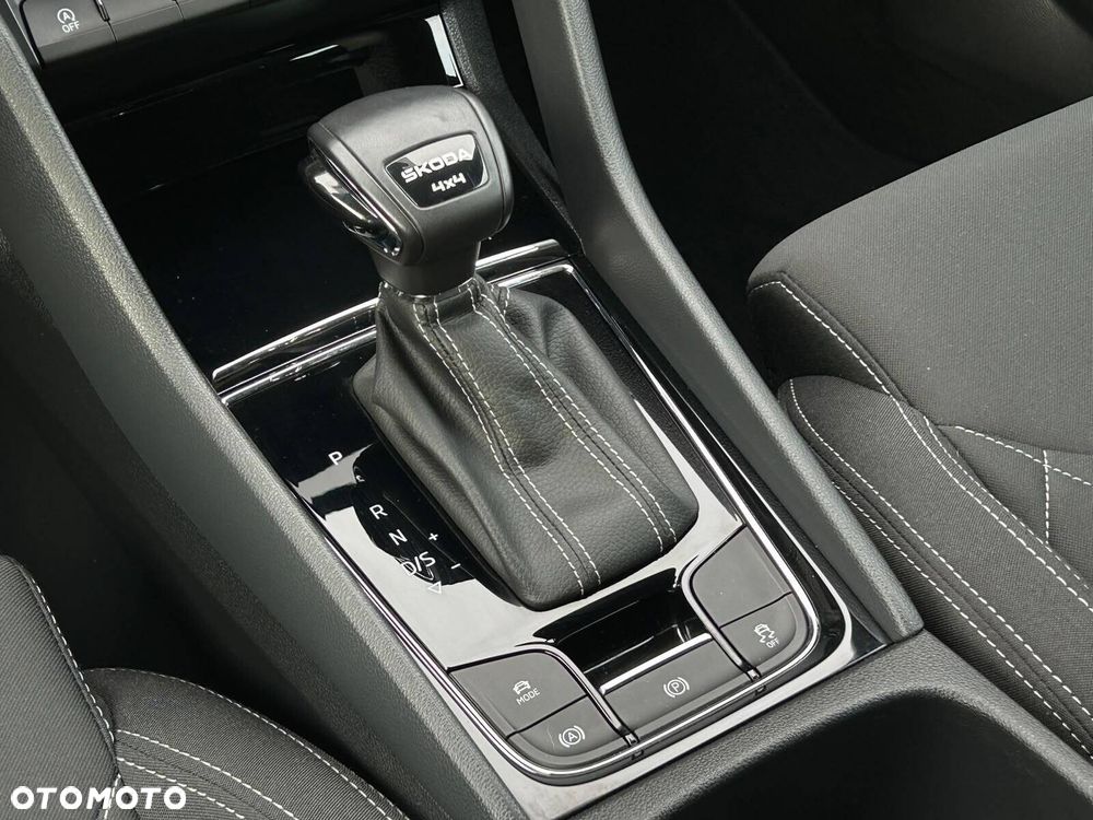 Skoda Karoq 2.0 TSI 4x4 Sportline DSG - 26
