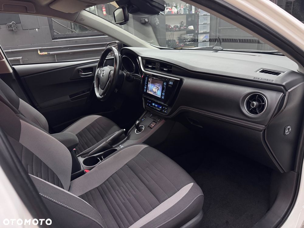 Toyota Auris - 8