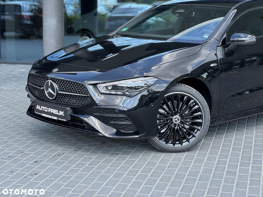 Mercedes-Benz CLA 250 E AMG Line 8G-DCT - 3