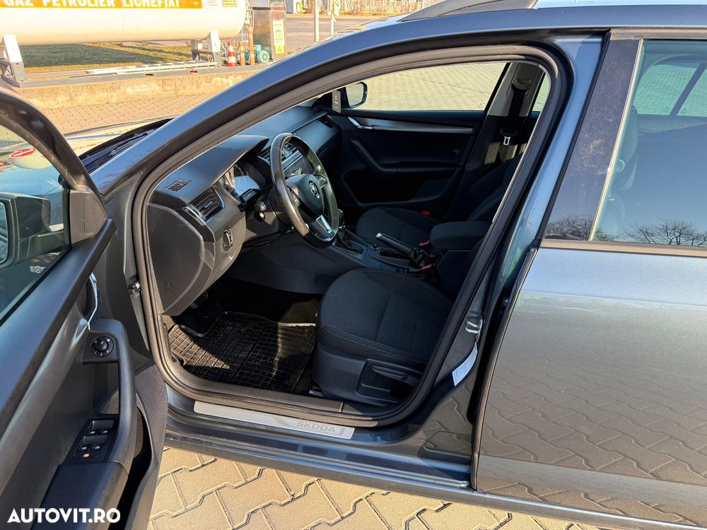 Skoda Octavia 2.0 TDI DSG Soleil - 9