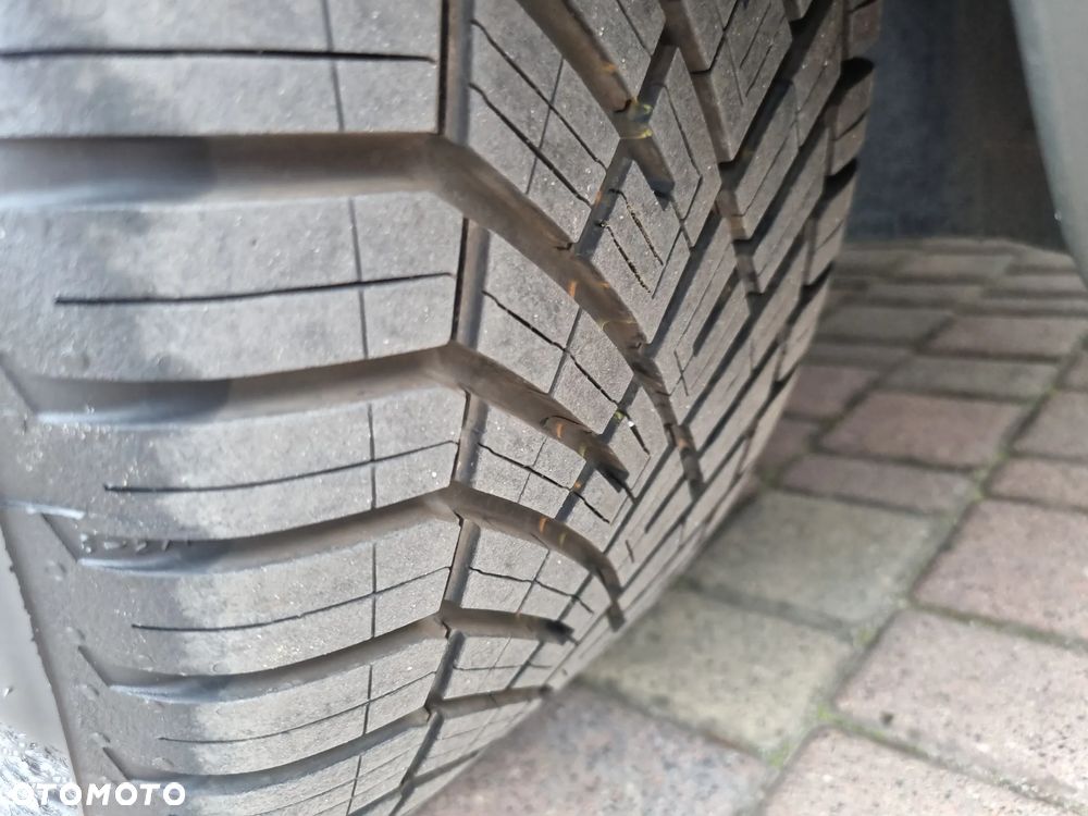 Ford Kuga 2.0 TDCi 4WD Titanium - 25