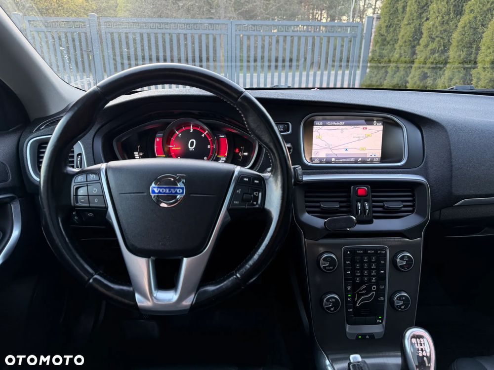 Volvo V40 D2 Momentum - 16